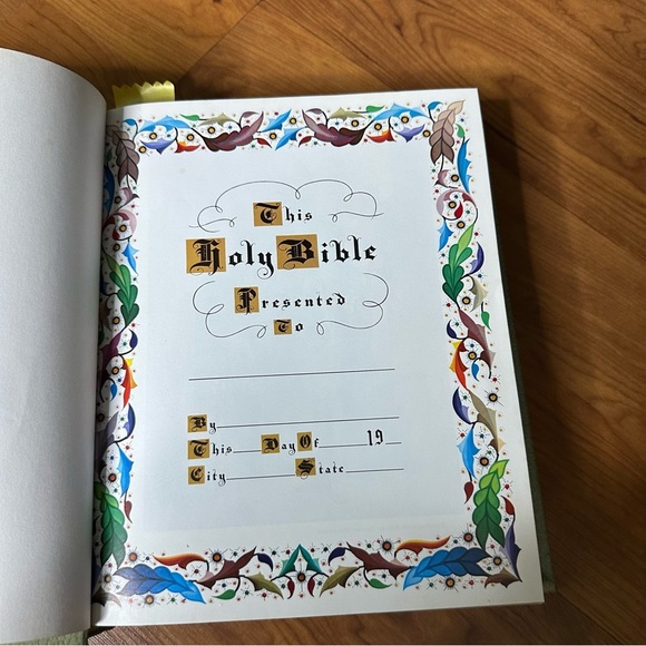 Decorative Holy Bible with Colorful Border 1971 Large Green Gold Font Red Letter - Picture 2 of 15